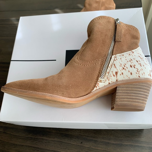 Dolce Vita Senica Dark Saddle Suede Bootie - Picture 8 of 12